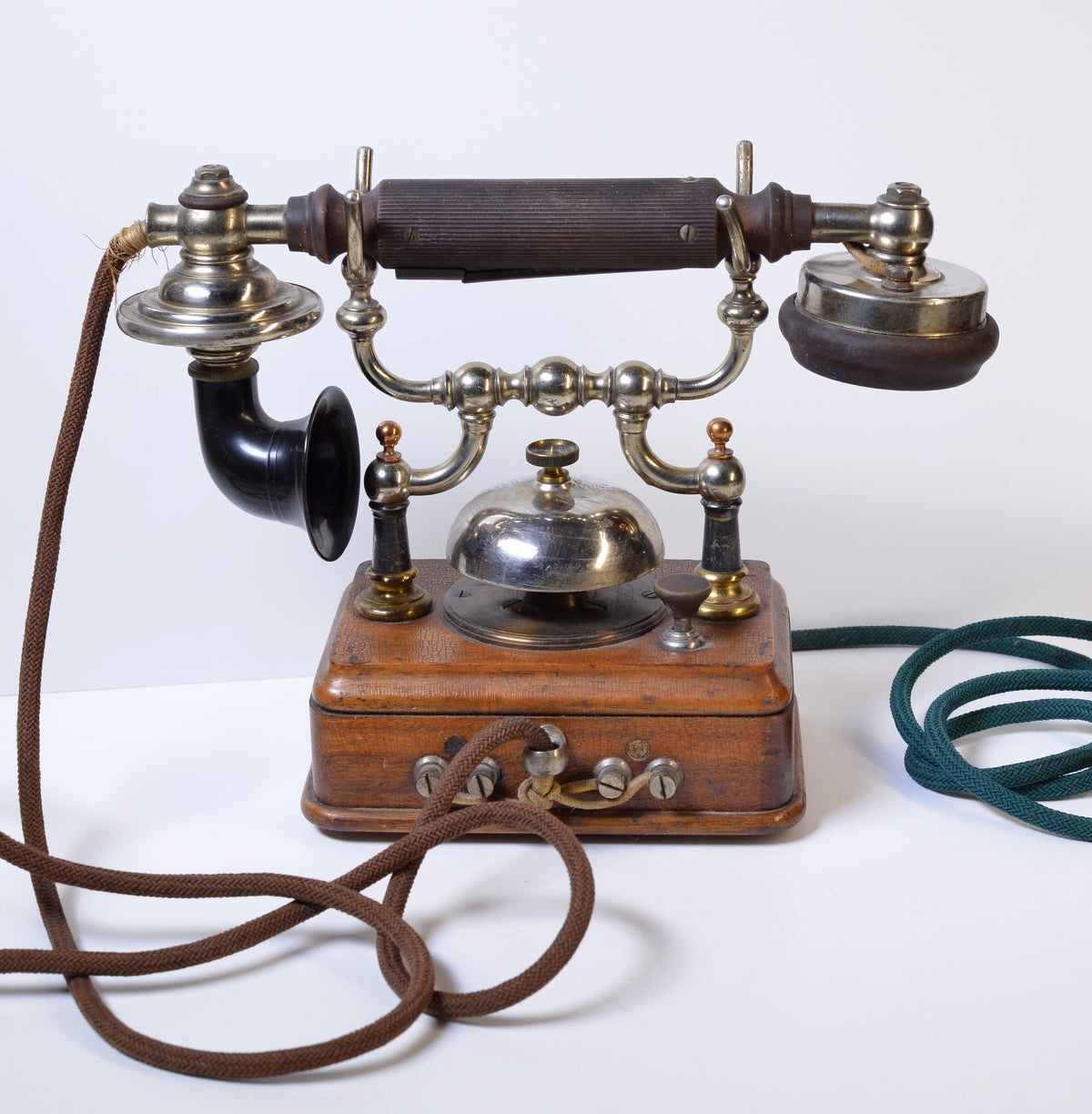 Antique Wooden desktop telephone L.M. Ericsson model BC2050