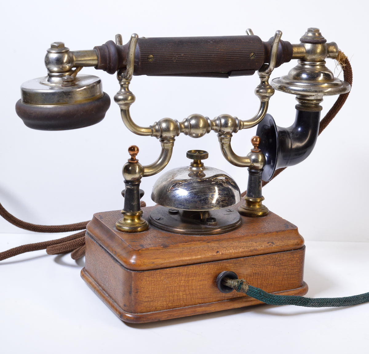 Antique Wooden desktop telephone L.M. Ericsson model BC2050