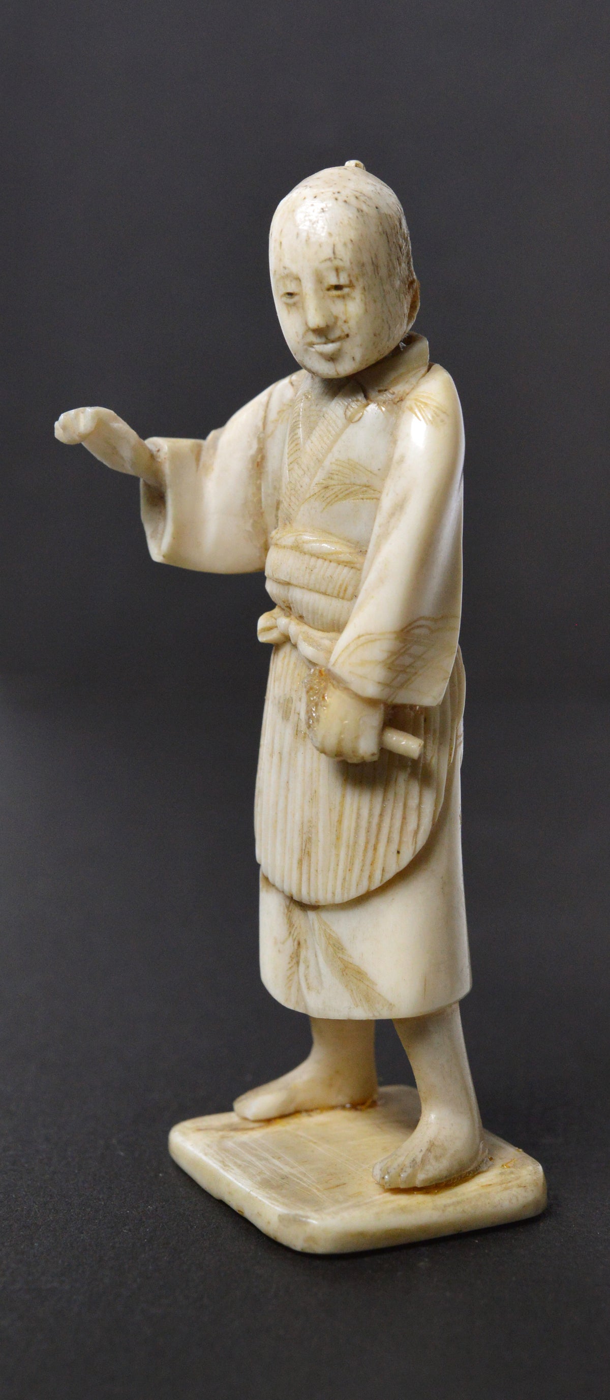 Antique Japanese Meiji Okimono hand ivory figurine