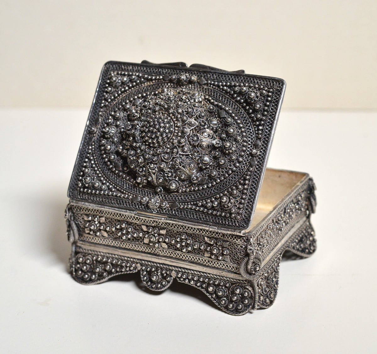 Exquisite Antique Russian Silver Filigree Bijou Casket Jewelry Box с 1900