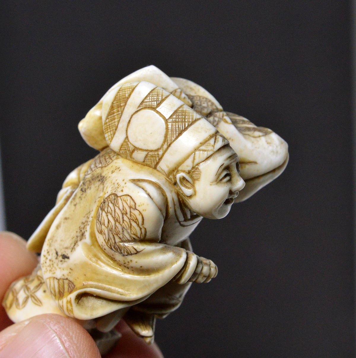 Signed Antique Japanese Meiji Netsuke Hand Carved Ivory Figurine